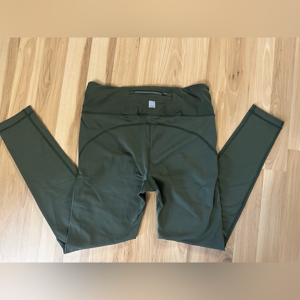 Vuori stride green leggings